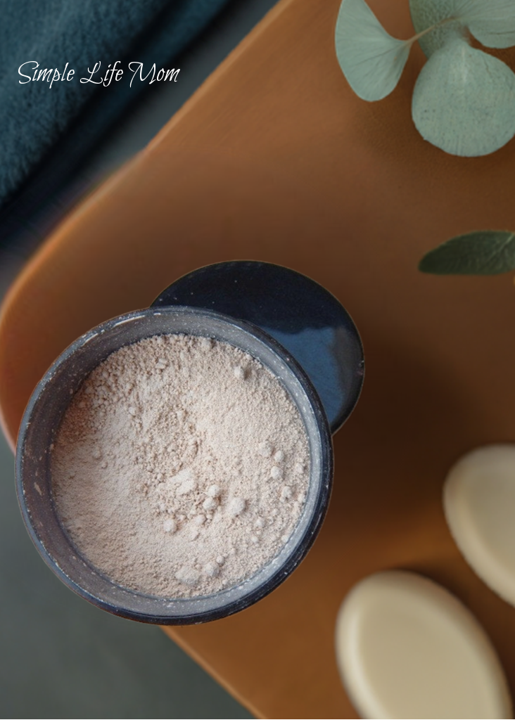 NATURAL FINISHING POWDER - Loose, organic, clay mineral translucent foundation, natural makeup, concealer