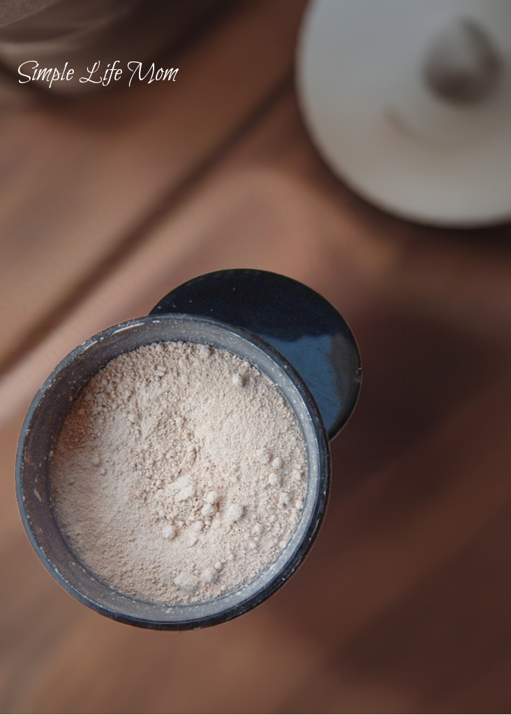 NATURAL FINISHING POWDER - Loose, organic, clay mineral translucent foundation, natural makeup, concealer